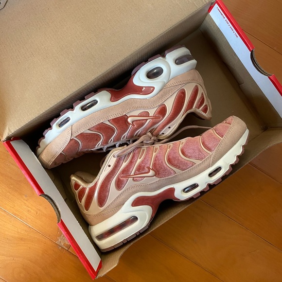 nike air max plus lx dusty peach